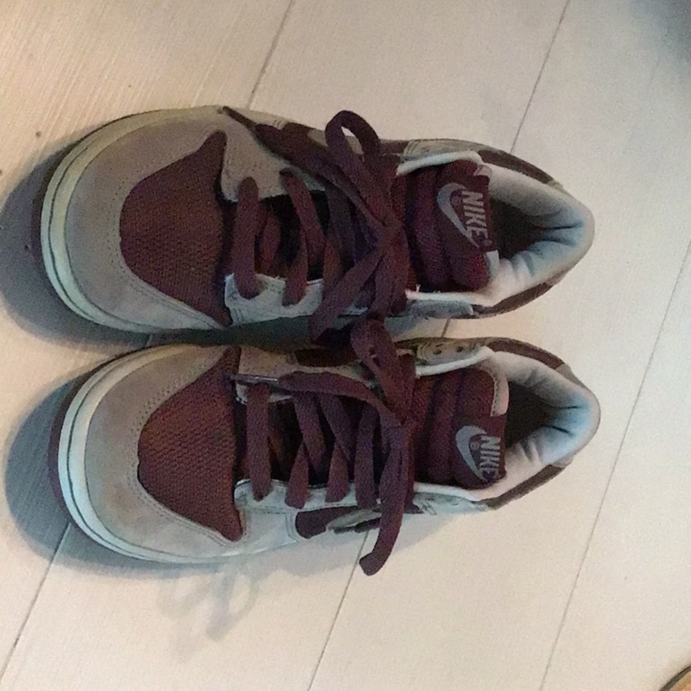 Nike Women’s sneaker size 7 Burgundy/Plum, Grey